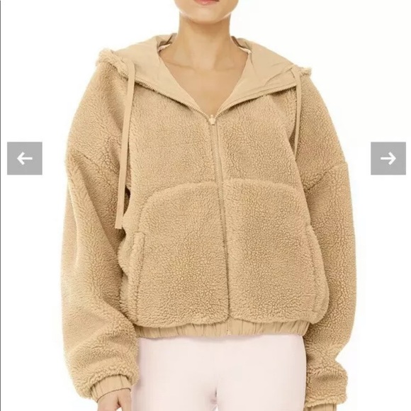 Alo Yoga Duality Reversible Sherpa 